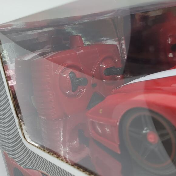 XQ Toys 1:18 Scale Radio Control Model Car Ferrari FXX Red. New, sealed - Picture 9 of 13